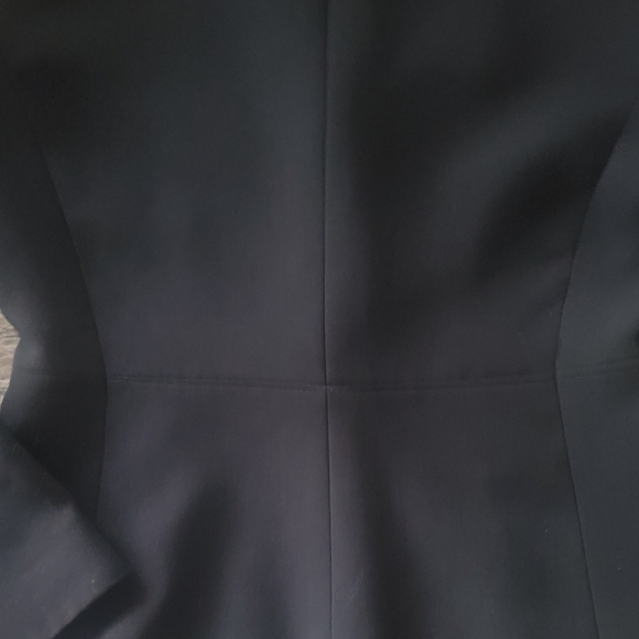 Tahari blazer - 4P - Picture 7 of 8